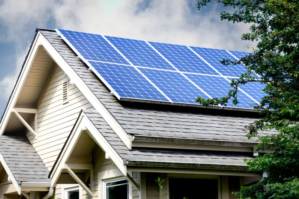 Beautiful New Hampshire home with a professionally installed roof by Sentry Roofing & Solar